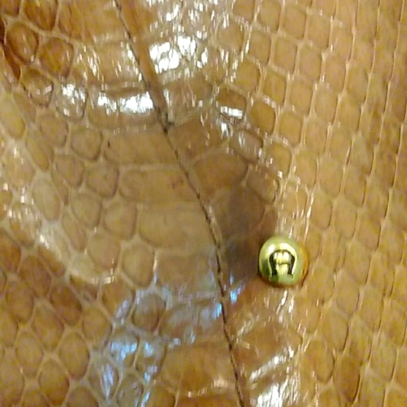 Vintage AIGNER snakeskin crossbody handbag. - Picture 2 of 9